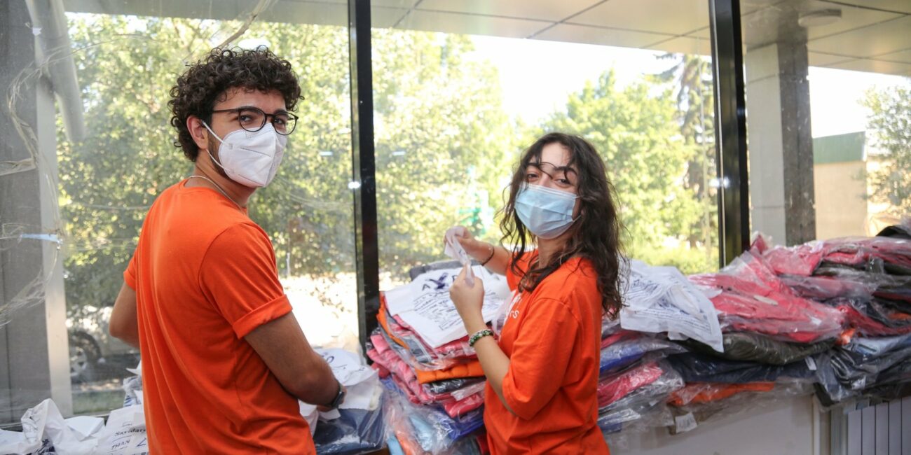 International volunteers at work: David from Germany and Juliana from the U.S.