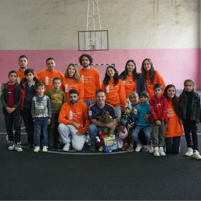 AGBU volunteers and children from Hrazdan